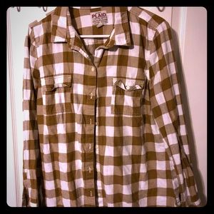 Women’s size large old navy plaid shirt